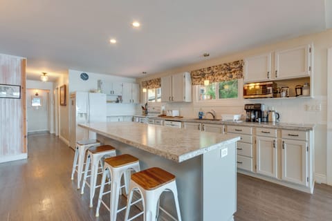 Kitchen | Cooking Basics | Drip Coffee Maker | Toaster