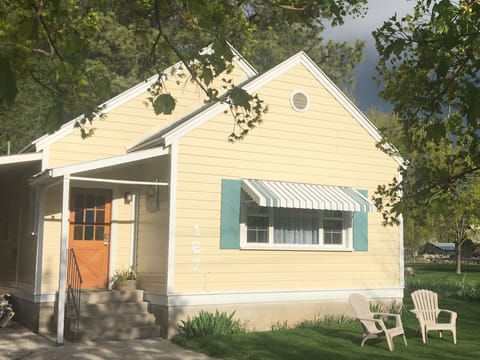 Welcome to the Julia Country Cottage!
