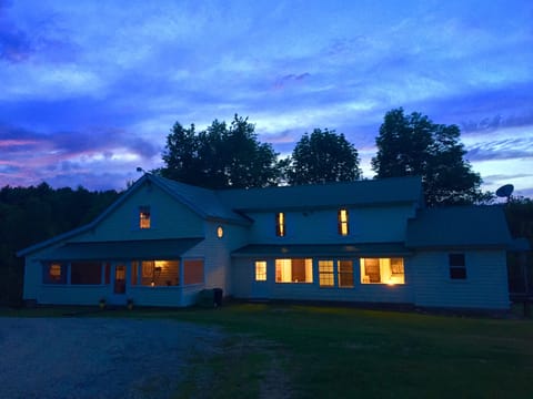 Large Main house . 7 Bedrooms , 3 Bathrooms . 