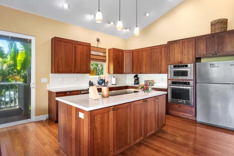 Well equipped kitchen for all your cooking needs