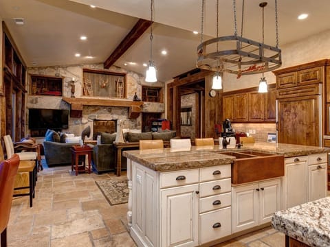 Massive great room, TV and fireplace - easy to cook/eat/entertain for big groups