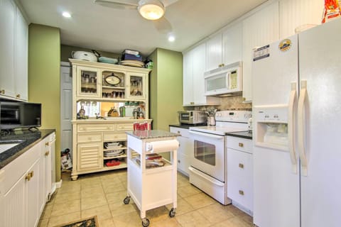 Kitchen | Coffee Maker | Spices | Ice Maker