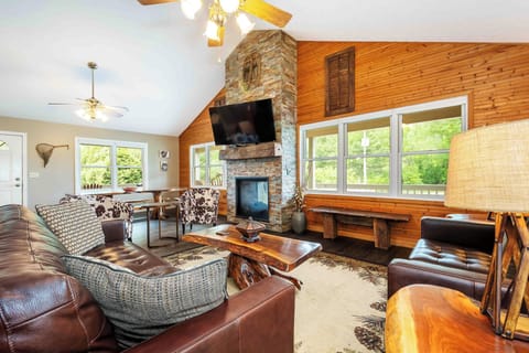 Light my Fire - Your Cozy Amenity-Filled Mountain Escape!