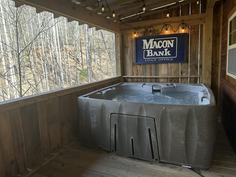 Big 4 person Hot Tub