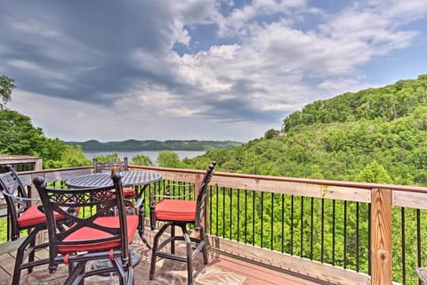 Silver Point Vacation Rental | 3BR | 2.5BA | 2,000 Sq Ft | Stairs Required