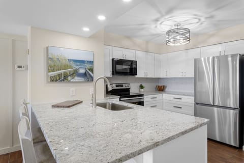 24-Shoreline-Villas-9-Kitchen