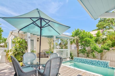 Enjoy the Florida sunshine by your own private pool!