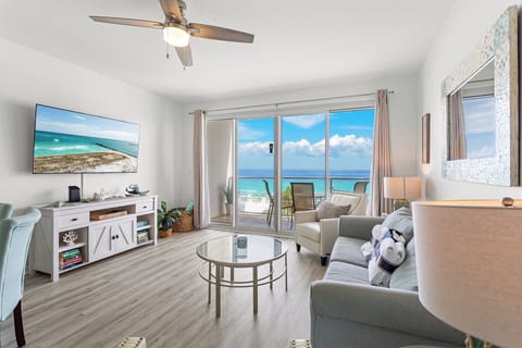 Sterling Sands 312 Living Room
