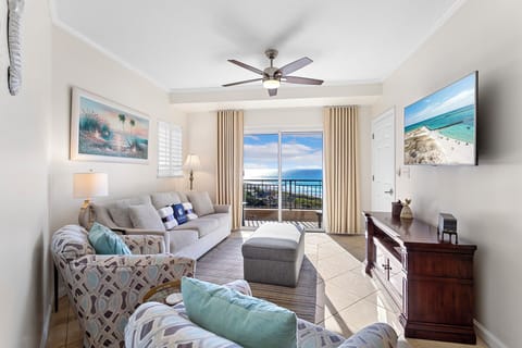 Westwinds 4758 Living Room
