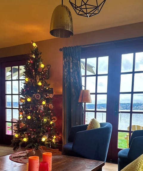 THE CHRISTMAS TREE IS UP. COME ENJOY SOME HOLIDAY VIBES!!!