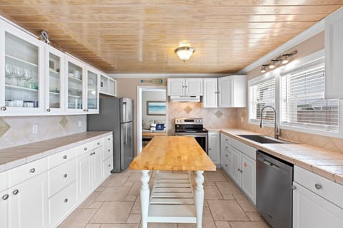 Always Summer Kitchen Alt