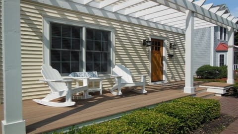 Enjoy the front porch with coffee or cocktail!