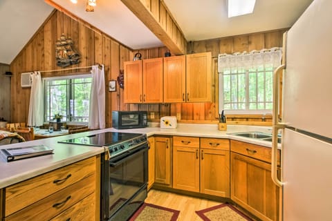 Kitchen | Coffee Maker | Toaster | Trash Bags & Paper Towels