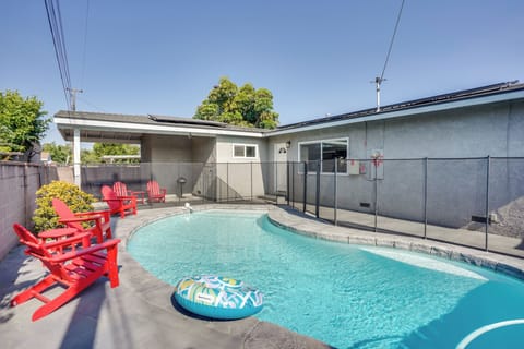 Fullerton Vacation Rental | 3BR | 2BA | 1,268 Sq Ft | Steps Required