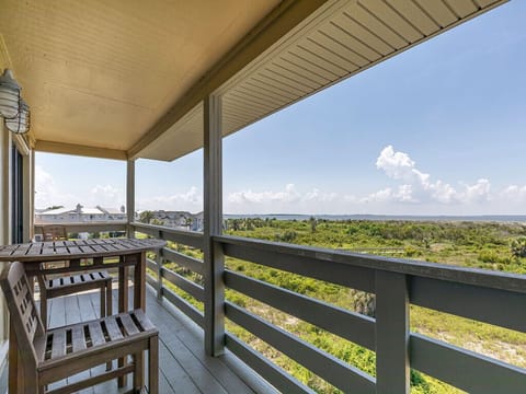 Welcome To Lighthouse Point 17C!