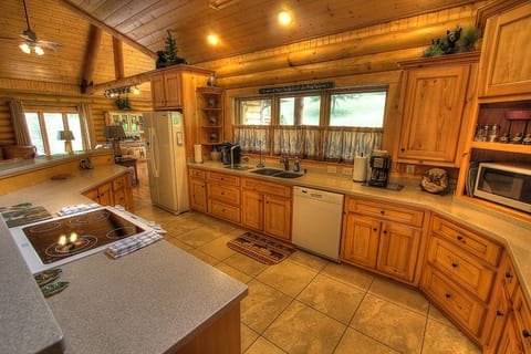 The Perfect Vacation Cabin Rental in East Tennessee just Seconds from Downtown Pigeon Forge and minutes from Gatlinburg or Sevierville.  