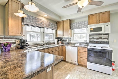 Kitchen | Spices | Trash Bags & Paper Towels