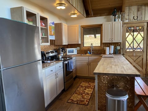 Well equipped kitchen