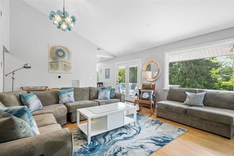 2nd Floor Living Room