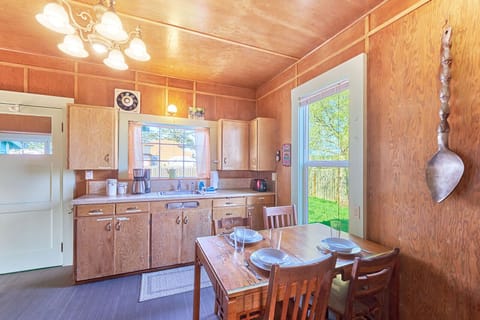 Quaint Vintage Style Kitchen