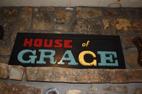 Welcome to House of Grace Lodge
