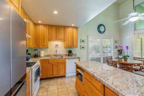 The kitchen is fully equipped for all your culinary needs! There's a full size fridge/freezer, dishwasher, drip coffee pot, toaster, pots/pans, dishes/utensils, and a small selection of basic cooking supplies.