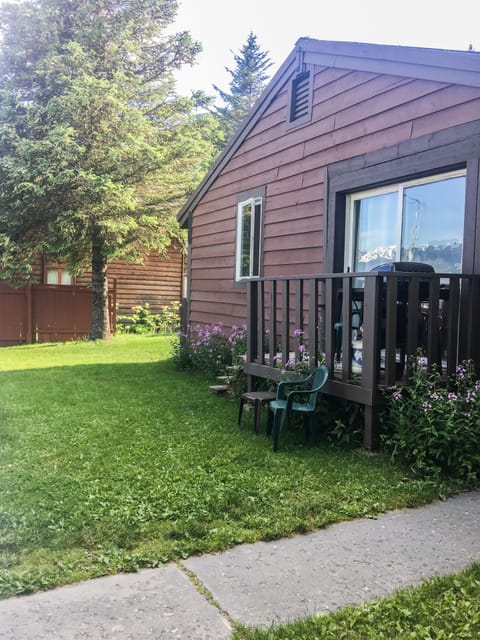 Porch located in the front of the house with access from the Livingroom.