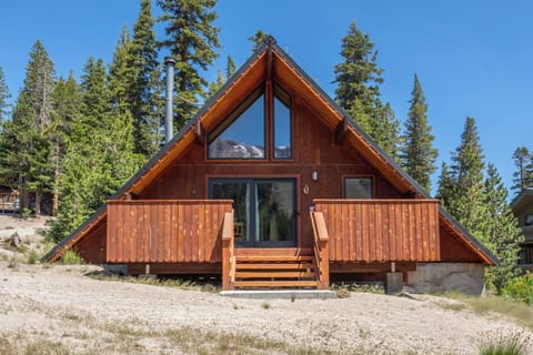 Chalet 1 summer exterior