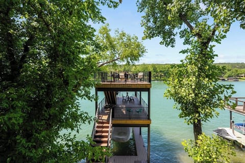 Deck + Boat Slip - Walker Luxury Vacation Rentals