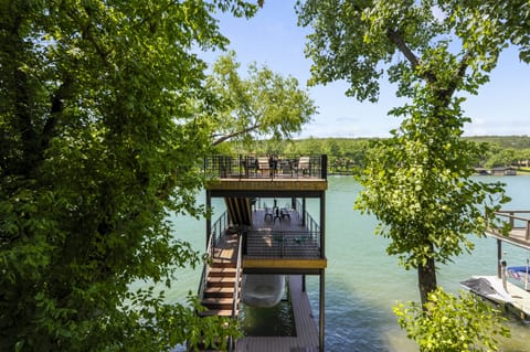 Deck + Boat Slip - Walker Luxury Vacation Rentals