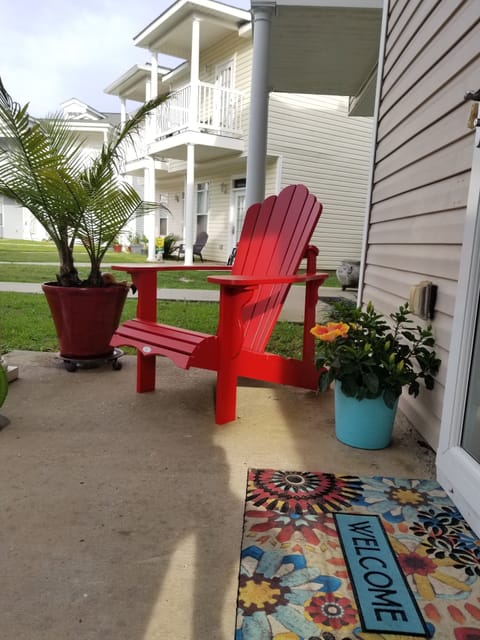 Lovely front porch 
