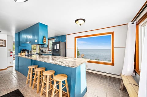 Gally seating in kitchen for family game night