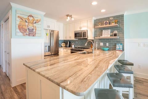 Gorgeous Updated Kitchen with Granite Countertops