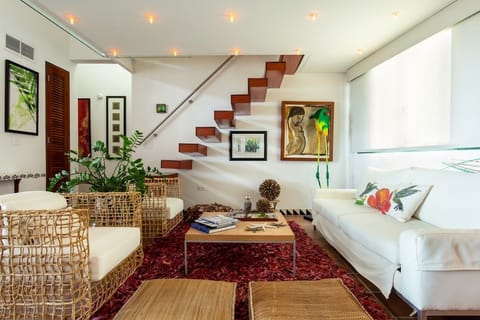 Elegant Living room with Queen Sofa Bed