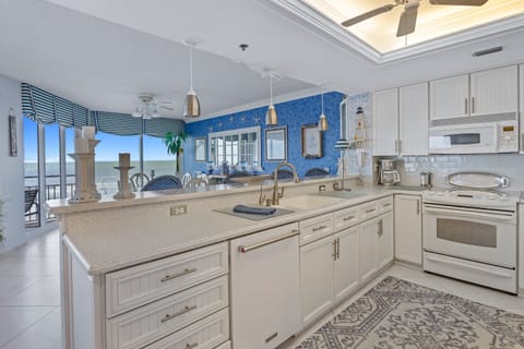 Truly a kitchen that is a pleasure to spend time in.