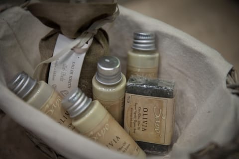 Bathroom amenities