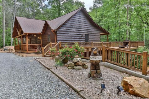 Tranquility on the Creek by Ralston Creek in Ellijay