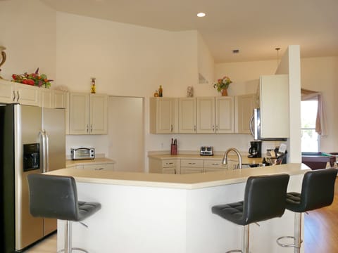 Large kitchen area to prepare a meal for the entire family to enjoy!