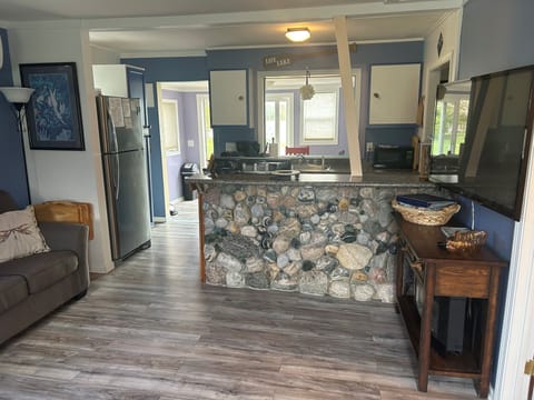 Kitchen/ Living room