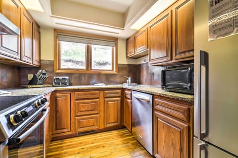 Kitchen | Toaster | Spices | Trash Bags | Main Level (Addt'l Stairs Required)