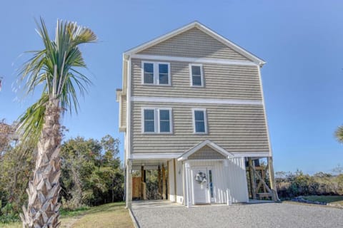 Front of house and driveway