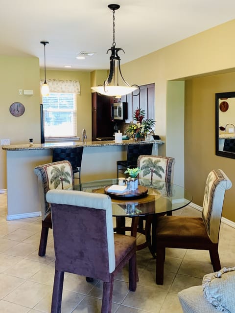 Let’s eat together!