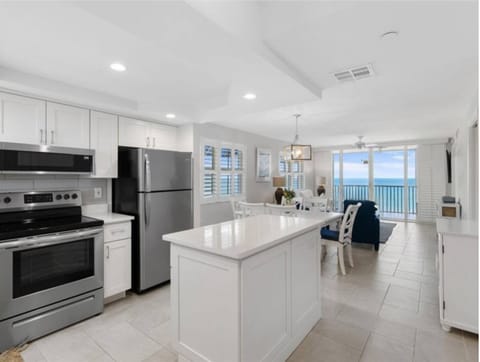 Fully Equipped Kitchen with Island