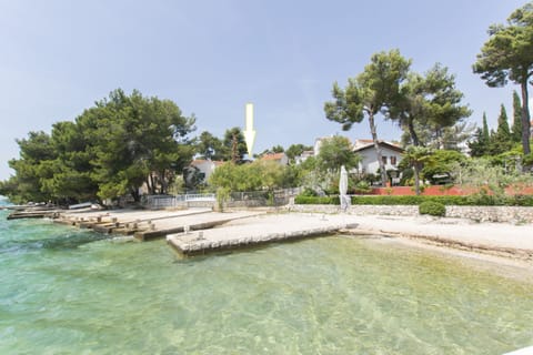 Apartment In the shadow (54871-A1) - Zaboric (Sibenik) Apartment in Šibenik-Knin County, Croatia