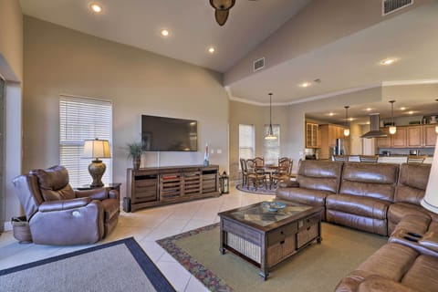 Living Room | Free WiFi | Central A/C