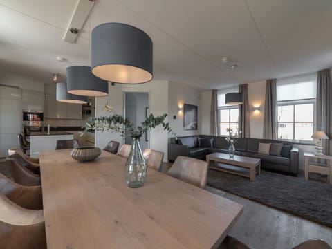 Table, Furniture, Couch, Building, Window, Plant, Wood, Lighting, Houseplant, Interior Design