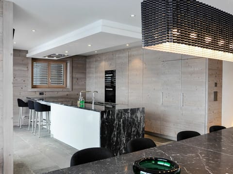 Table, Furniture, Property, Building, Wood, Interior Design, Architecture, Living Room, Chair, Flooring