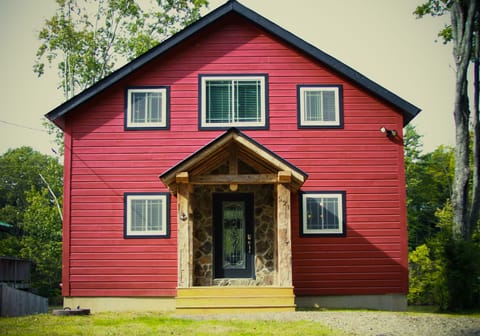 The Historic Lake Barn