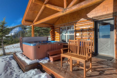 Step out the front door to hot tub, firepit, ski-in/ski-out to all of Big Sky!
