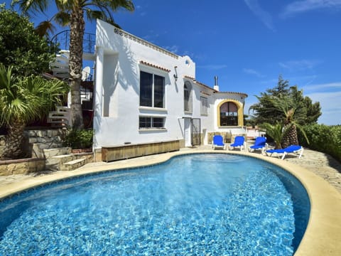 Property, Swimming Pool, House, Real Estate, Home, Building, Estate, Residential Area, Villa, Water